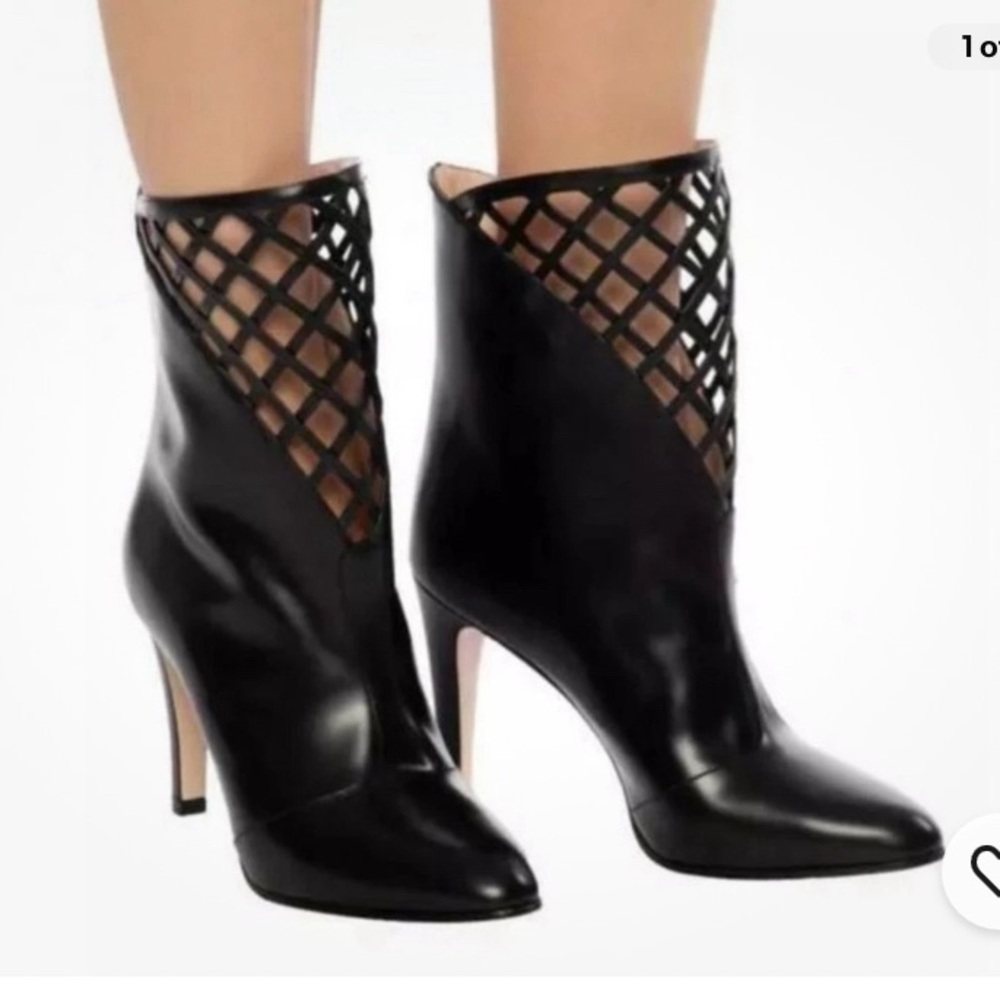 GUCCI Plume Calfskin Damir Lattice Cutout Boots Black size 40+